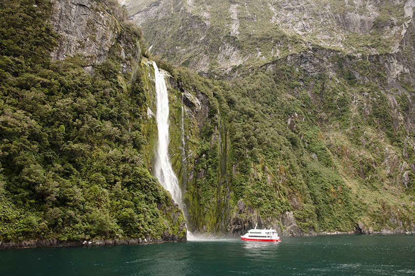 Milford Sound boat cruise