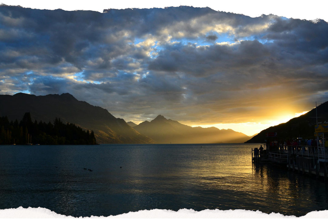 Dramatic sunset over Lake Wakatipu in Queenstown